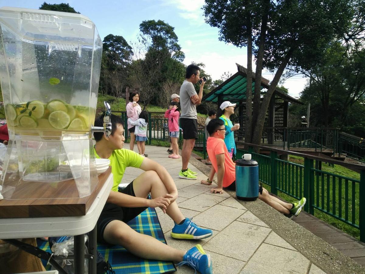 Sun Moon Lake Onelife Hostel Ючи Екстериор снимка